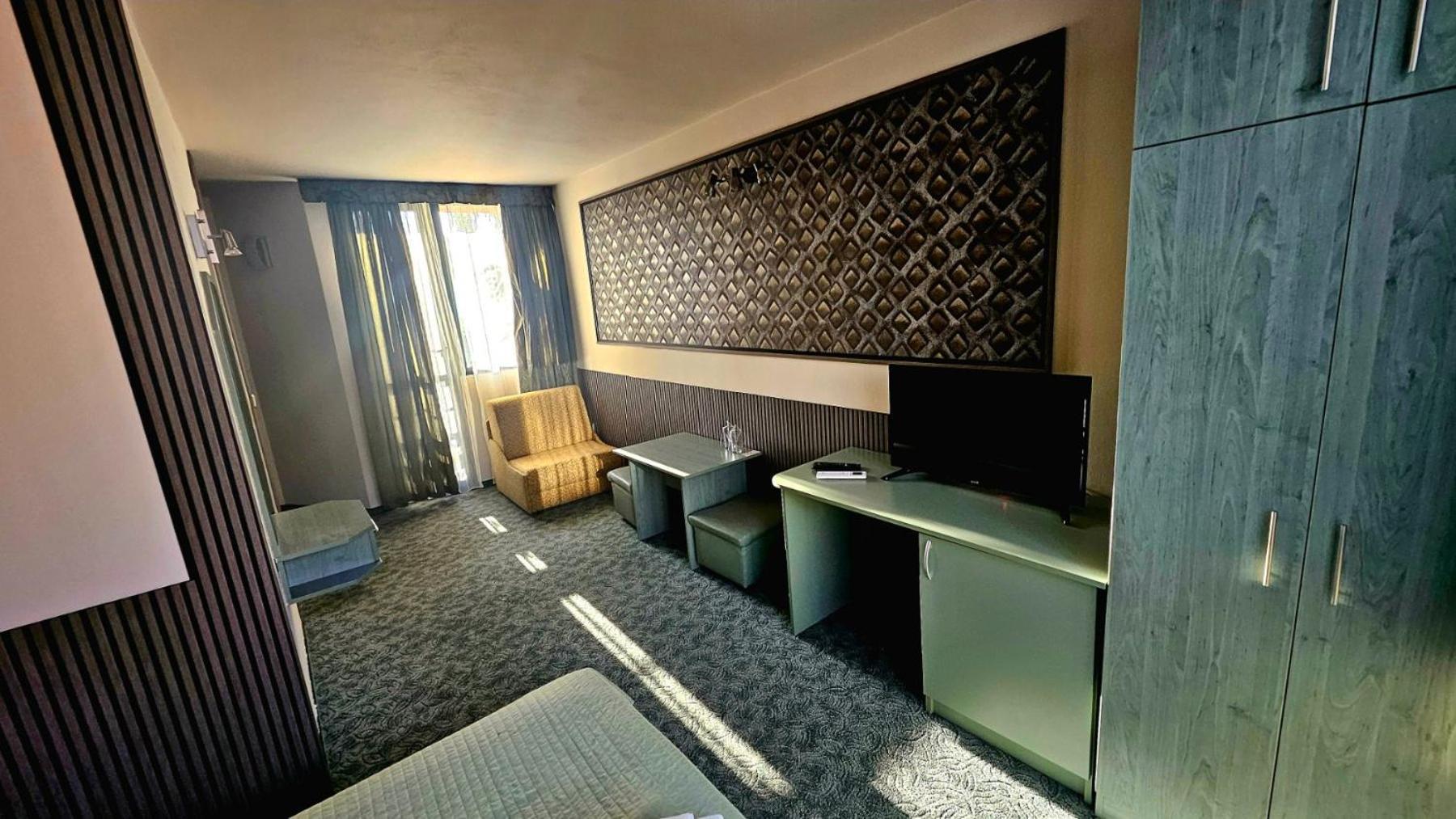 Korona Hotel บลาโกเอฟกราด ภายนอก รูปภาพ