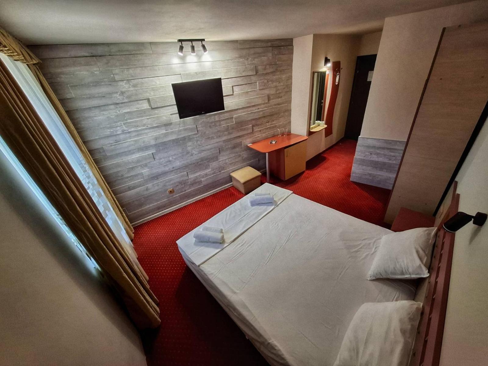Korona Hotel บลาโกเอฟกราด ภายนอก รูปภาพ