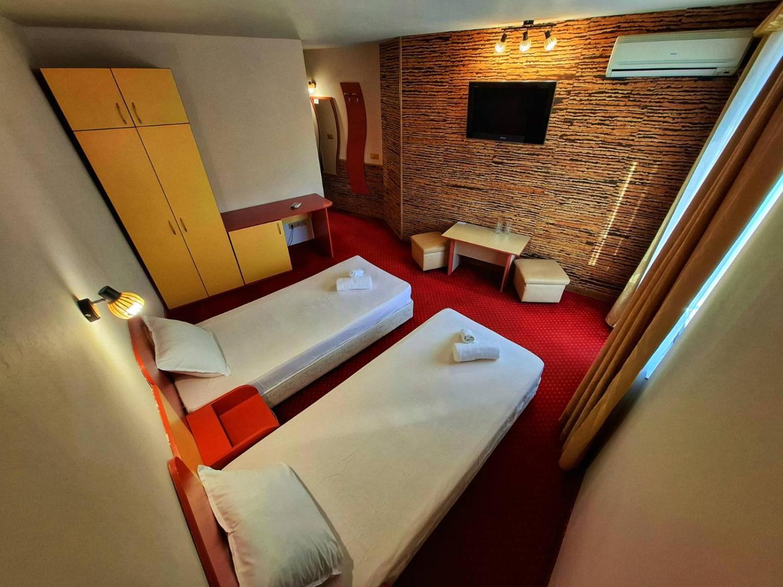 Korona Hotel บลาโกเอฟกราด ภายนอก รูปภาพ